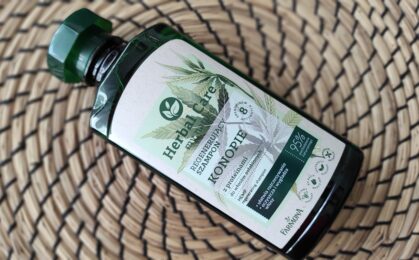 butelka szamponu farmona herbal care z konopiami