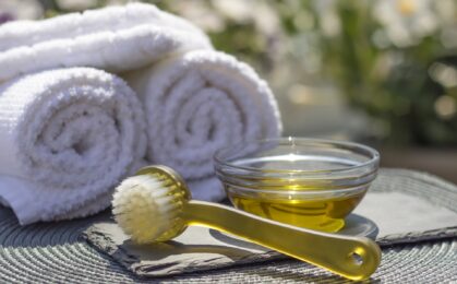 Strefa SPA ręcznik i olej do masażu