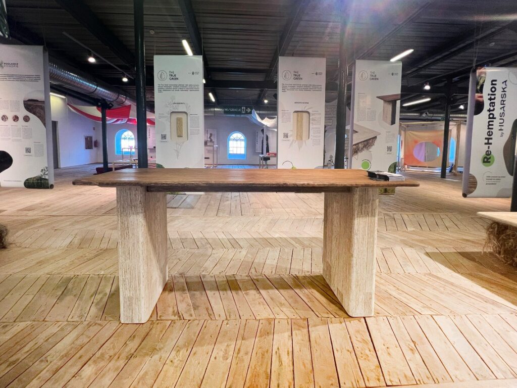 stół z konopi zaprezentowany na Łódź Design Festival